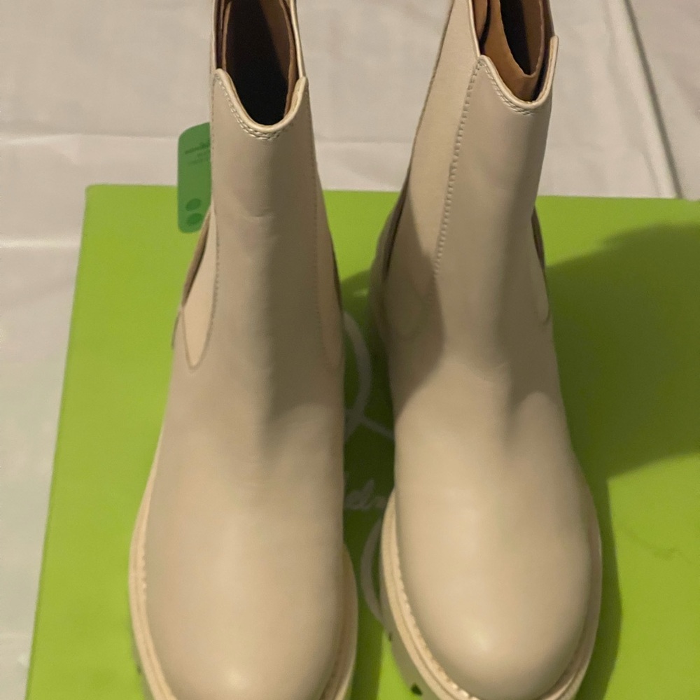 Sam Edelman Genia Ivory Leather Waterproof Chelsea Boots Women Size 5 NEW W/BOX